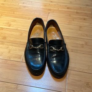 Men’s loafers size 9 width gold detail on top